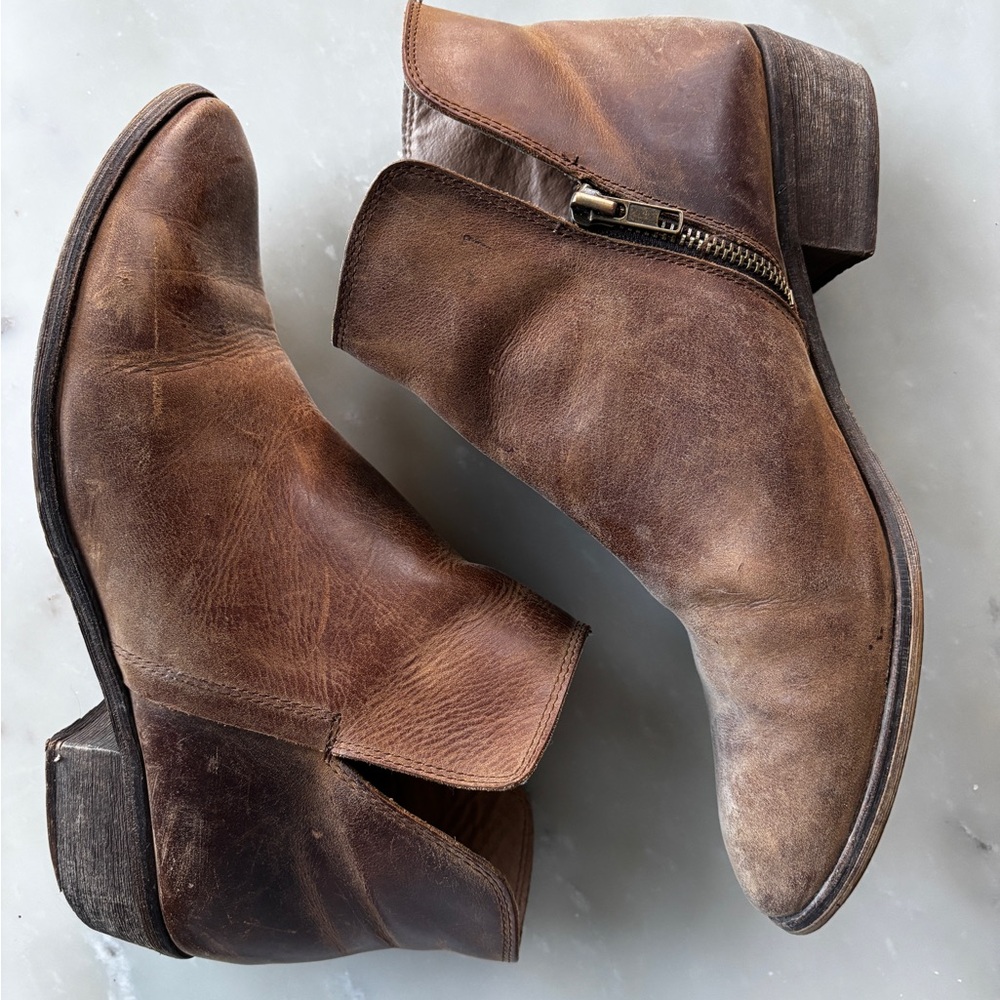 Brown leather boots perfectly worn in Splendid ankle boots size 9.5